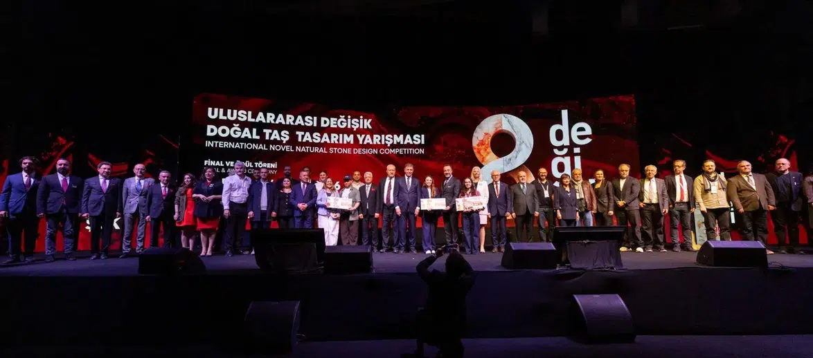 Gençlerden doğaltaşa “dekoratif” dokunuş