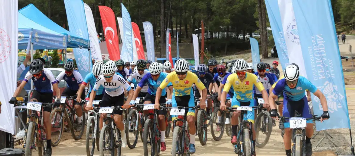 DEÜ’LÜ SPORCULARDAN BİSİKLETTE BÜYÜK BAŞARI