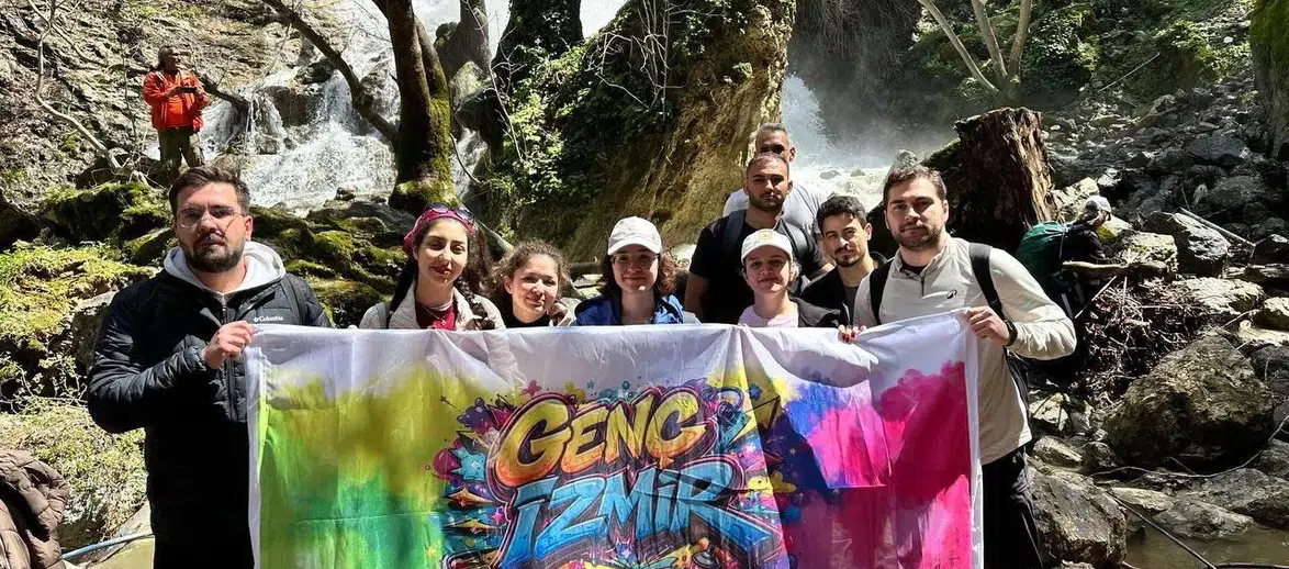 Efes Mimas Yolu’nda bahar yürüyüşü