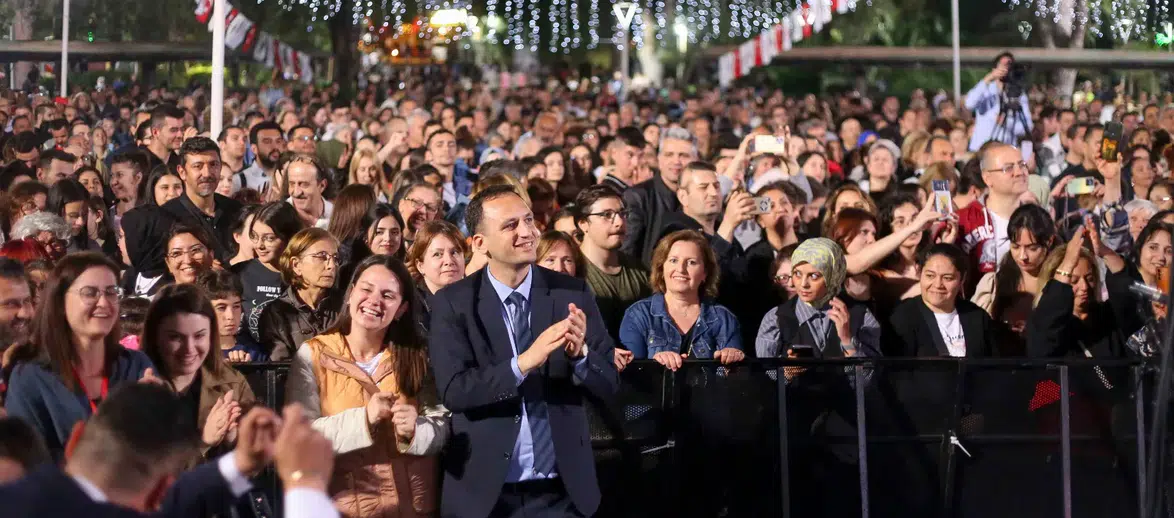 19 Mayıs gençlik sahnesi Küçükpark’ta kuruldu