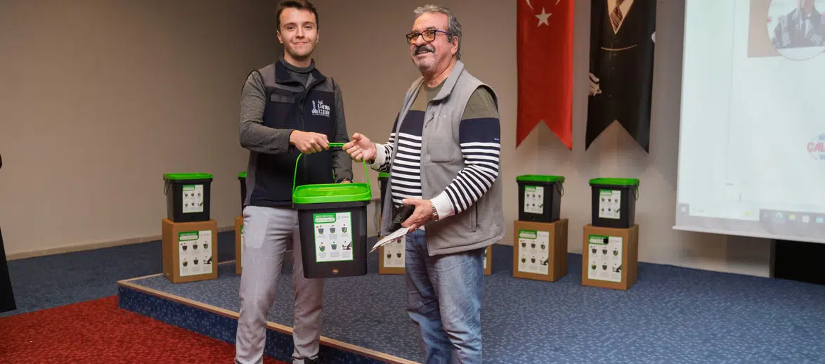 Bokaşi kompostları toprakla buluşuyor