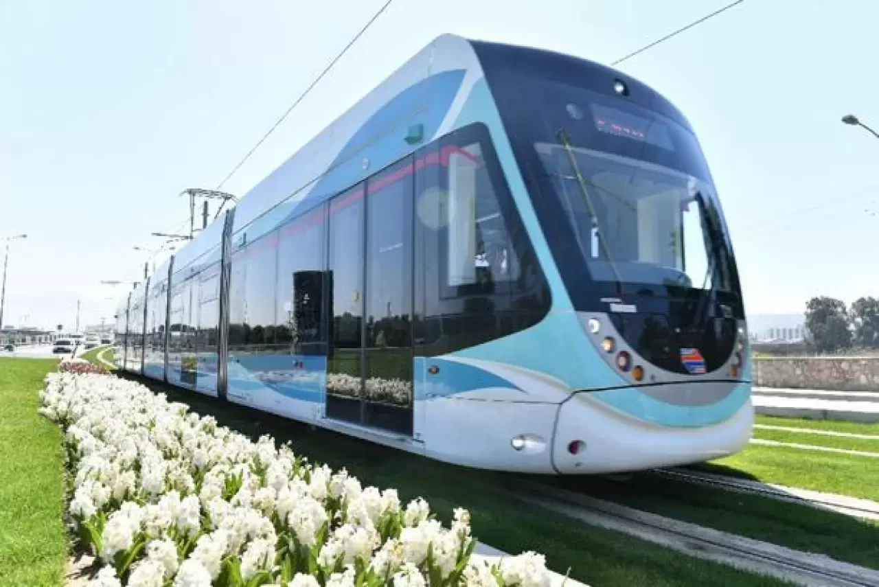 İzmir Tramvay Filosuna 22 Yeni Araç Daha Ekleniyor