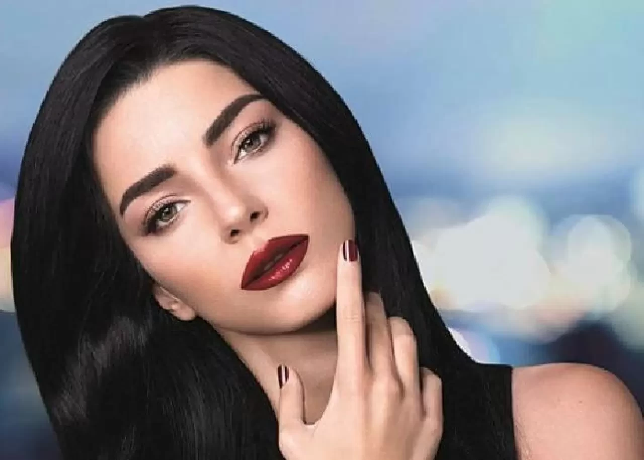 Merve Boluğur Kimdir, Ne Okudu, Oynadığı Diziler? Merve Boluğur Nerede Oturuyor ve Neden Boşandı?