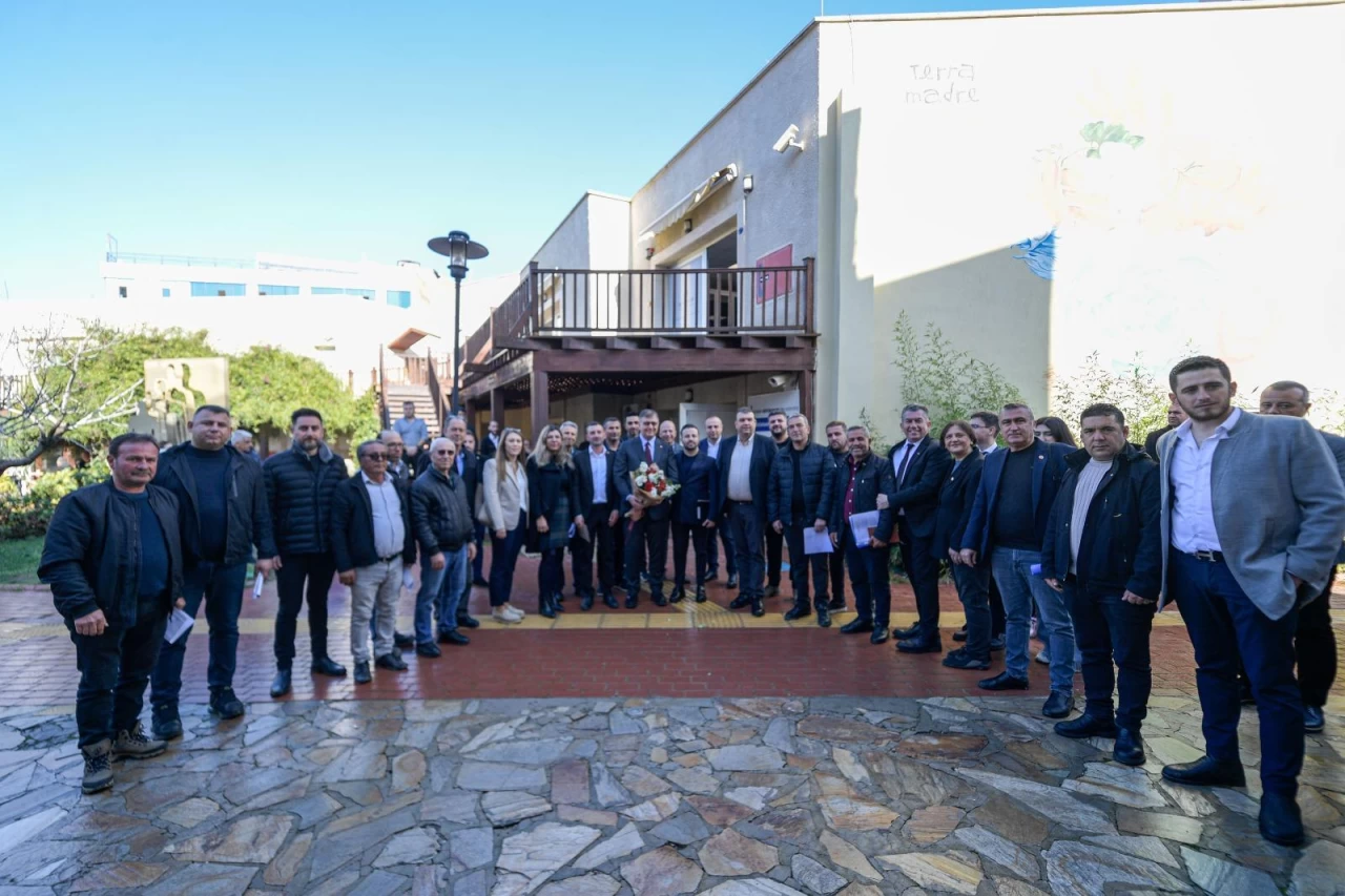 Başkan Cemil Tugay: "Turistik İlçeler Çiçek Gibi Olmalı"