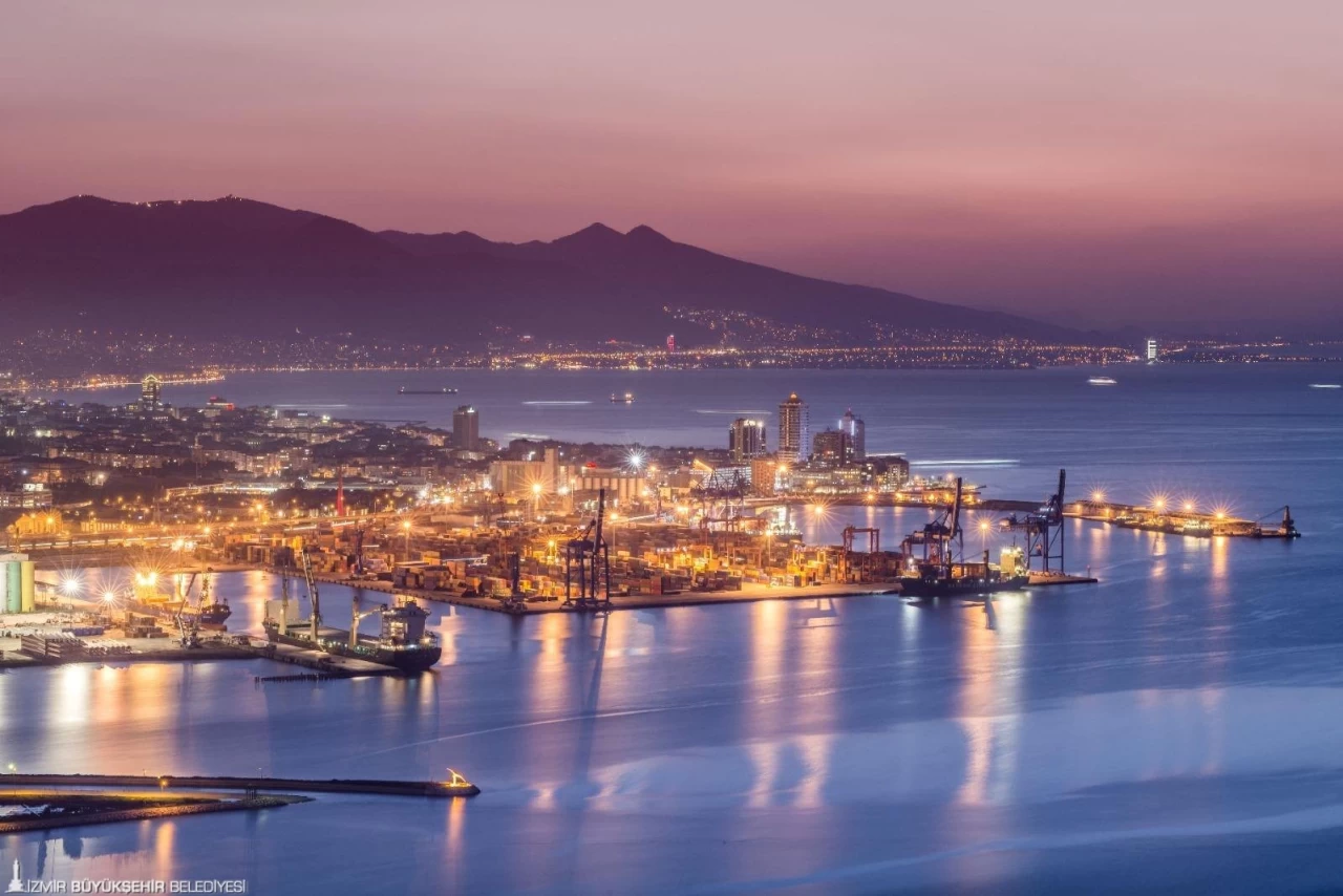 İzmir, AB'nin İklim Kahramanı: Sıfır Karbon Hedefine İlerliyor