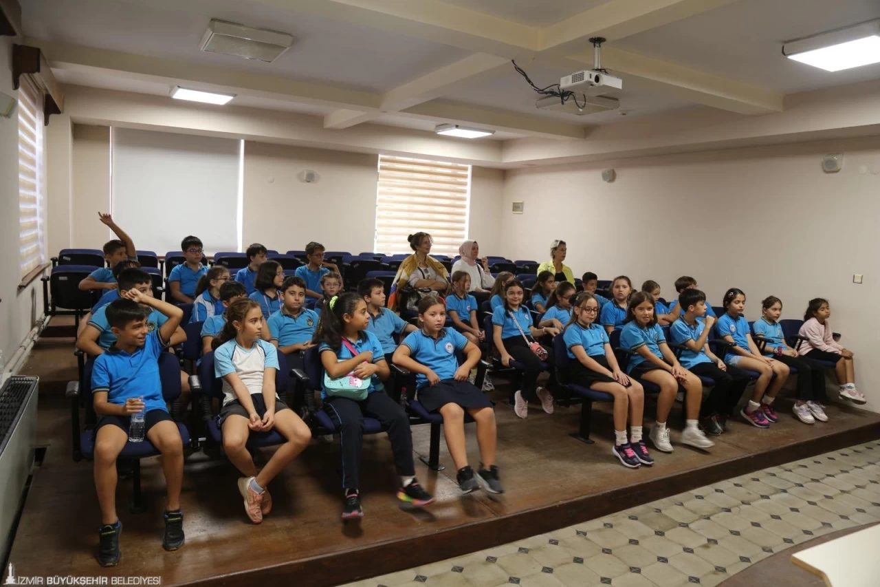 İzmirli Çocuklar Tarihe Yolculukta! APİKAM Eğitimlerine Büyük İlgi