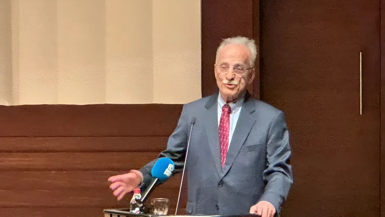 İzmir’de Karayalçın’dan Mesaj: “Yurttaş ve Hemşehri Oyları Eşit Olmalı!”