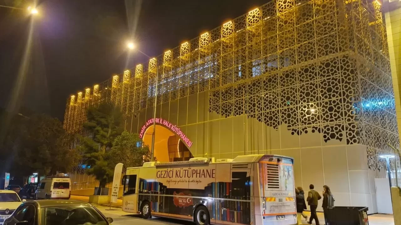 İzmir’de Bilgiye Modern Bir Kapı: Atatürk İl Halk Kütüphanesi
