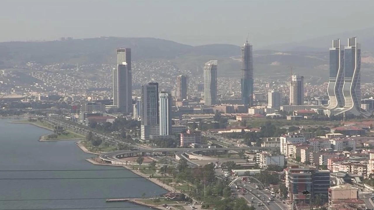 29 Ocak 2025 İzmir Hava Durumu! İzmir'de Yağışlı ve Puslu Hava Devam Ediyor