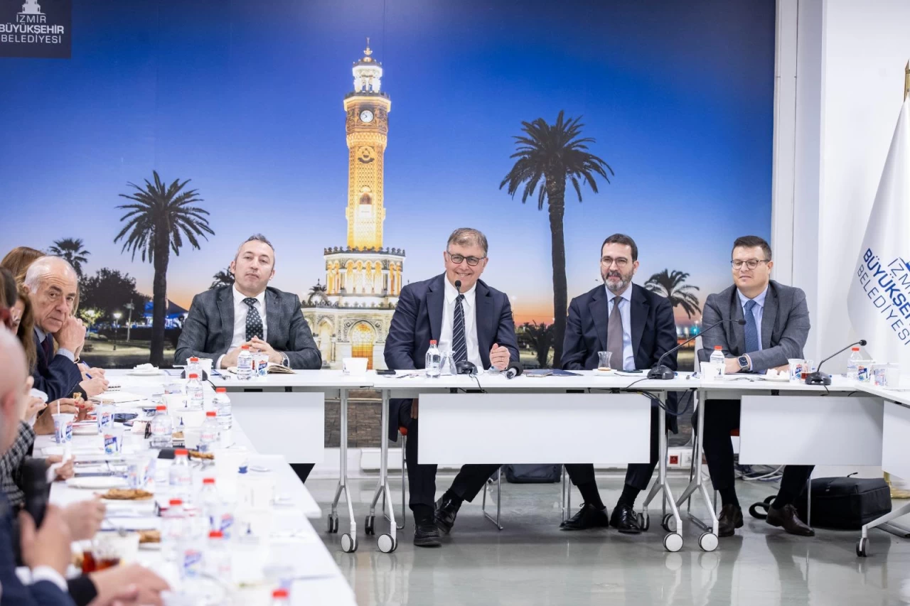 Başkan Tugay Yeni Projeleri Açıkladı: Troleybüsler ve Tansaş Benzeri Mağazalar Geliyor