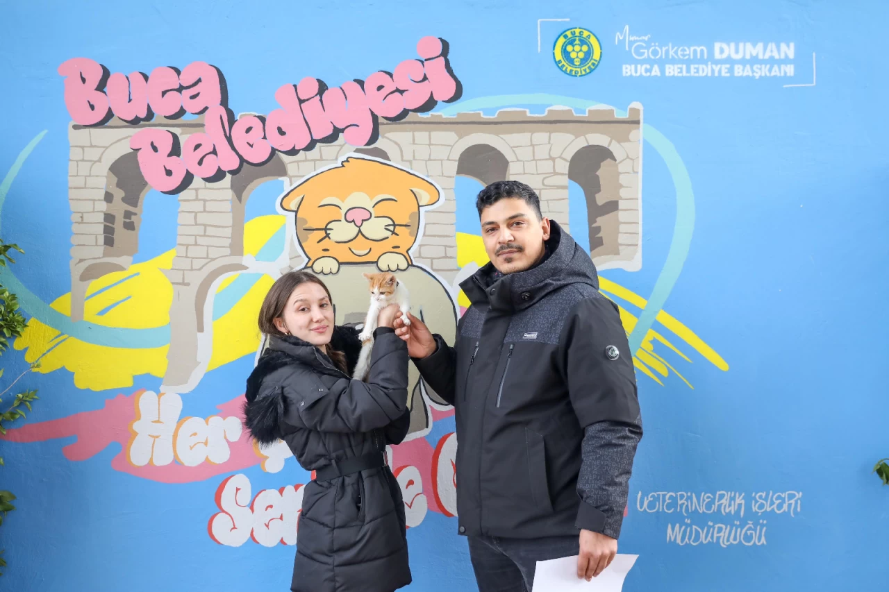 Buca Belediyesi'nde Rehabilitasyon Geçiren Mucize İsimli Kedi Sıcak Yuvasına Kavuştu
