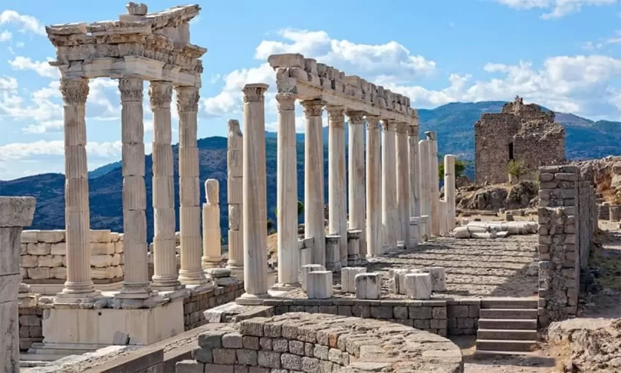 İzmir’de UNESCO Koruması Altındaki Yerler: Efes ve Bergama’nın Eşsiz Mirası