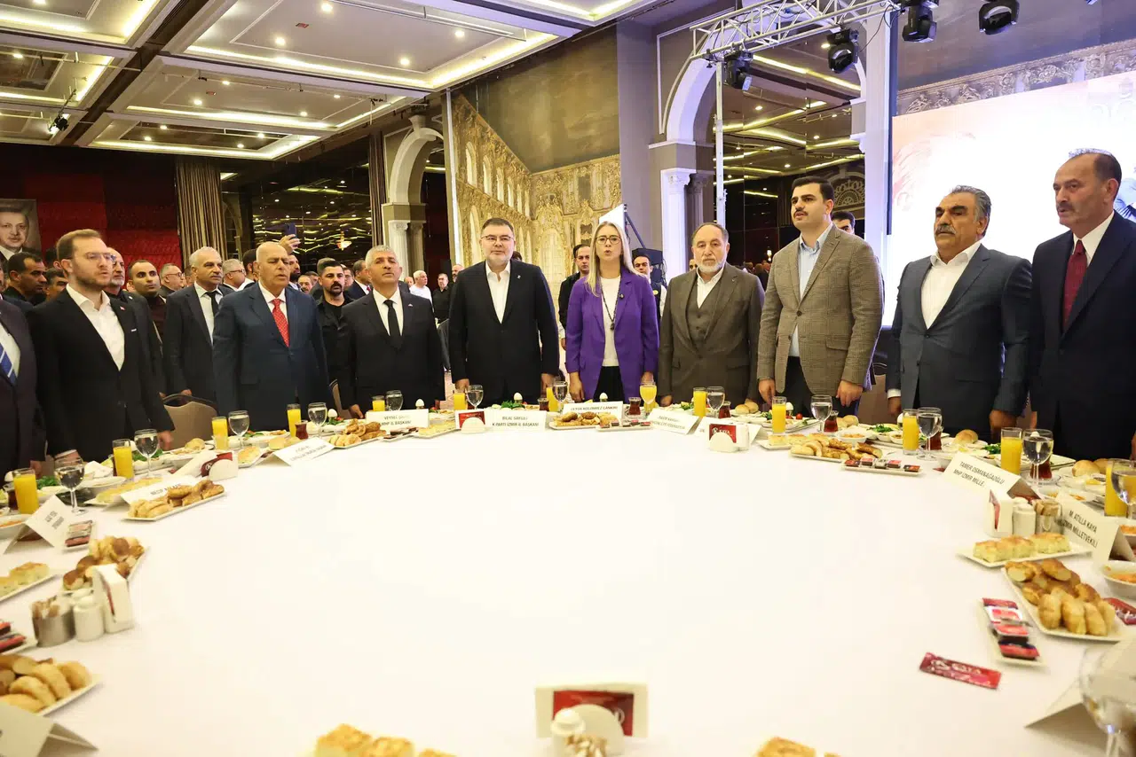 Şahin’den Anlamlı Cumhuriyet Mesajları