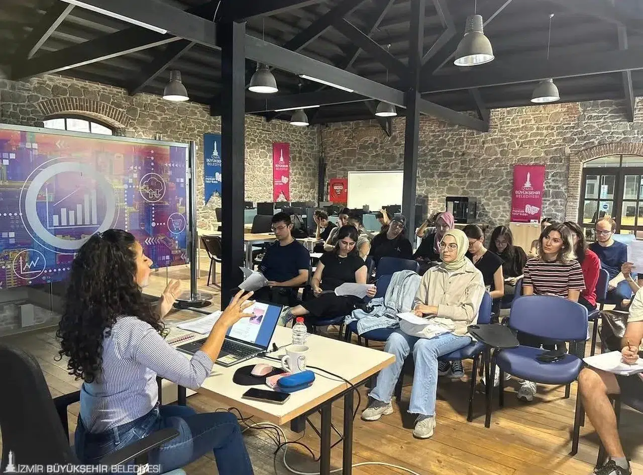 Meslek Fabrikası’nda yapay zekâ rüzgârı esti