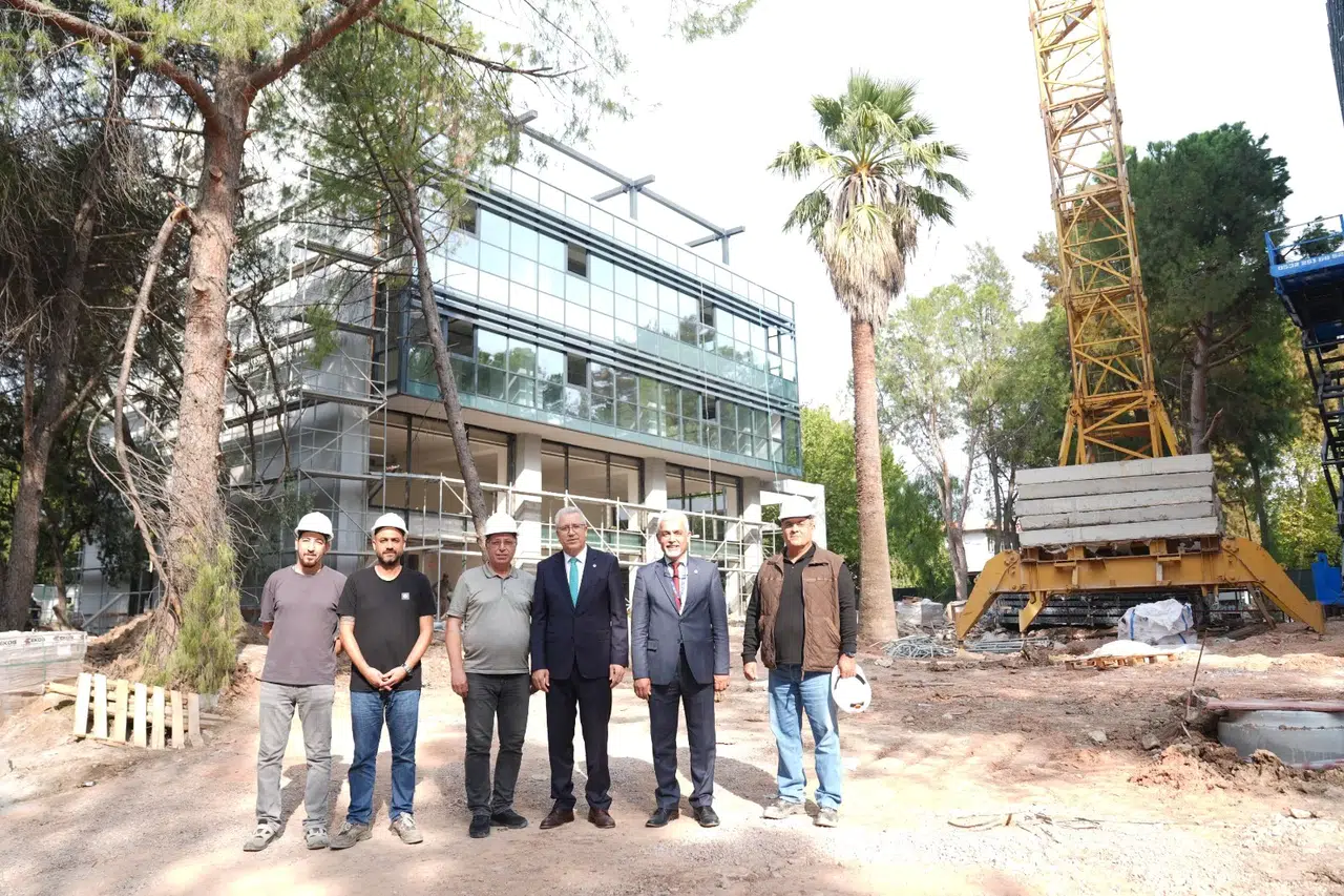 Rektör Prof. Dr. Necdet Budak, dev teknopark kompleksinde incelemelerde bulundu