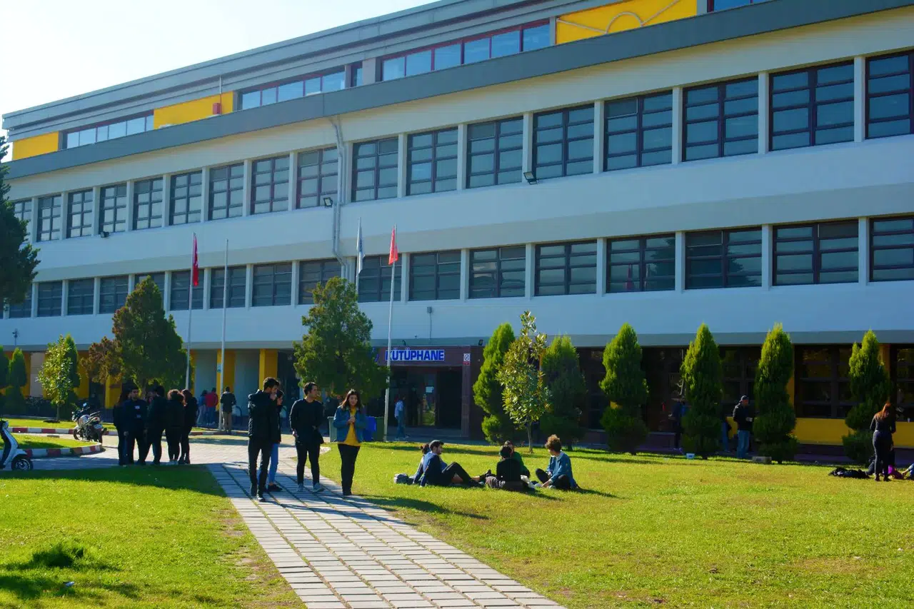 Binlerce kitap ve sınırsız bilginin kaynağı