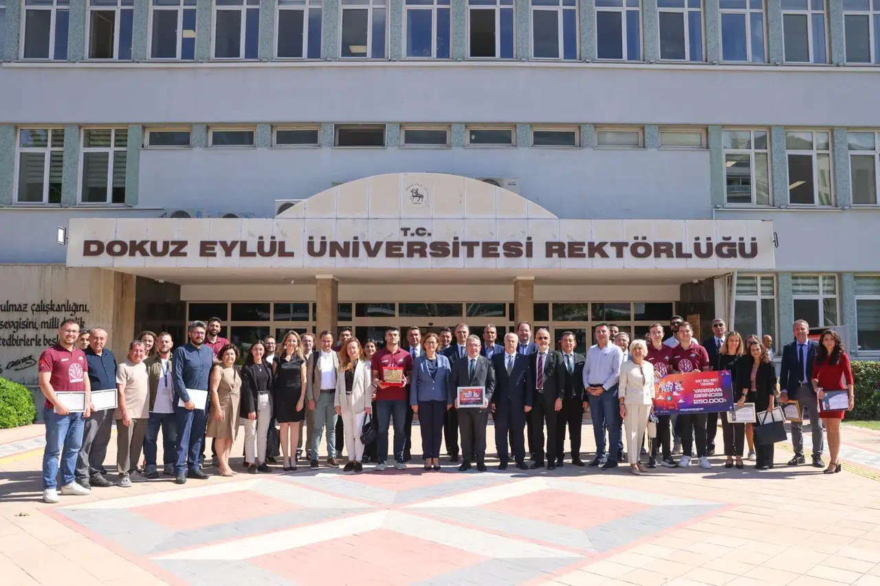 Rektör Yılmaz’dan Teknofest’ten Başarıyla Dönen Deü’lülere Teşekkür