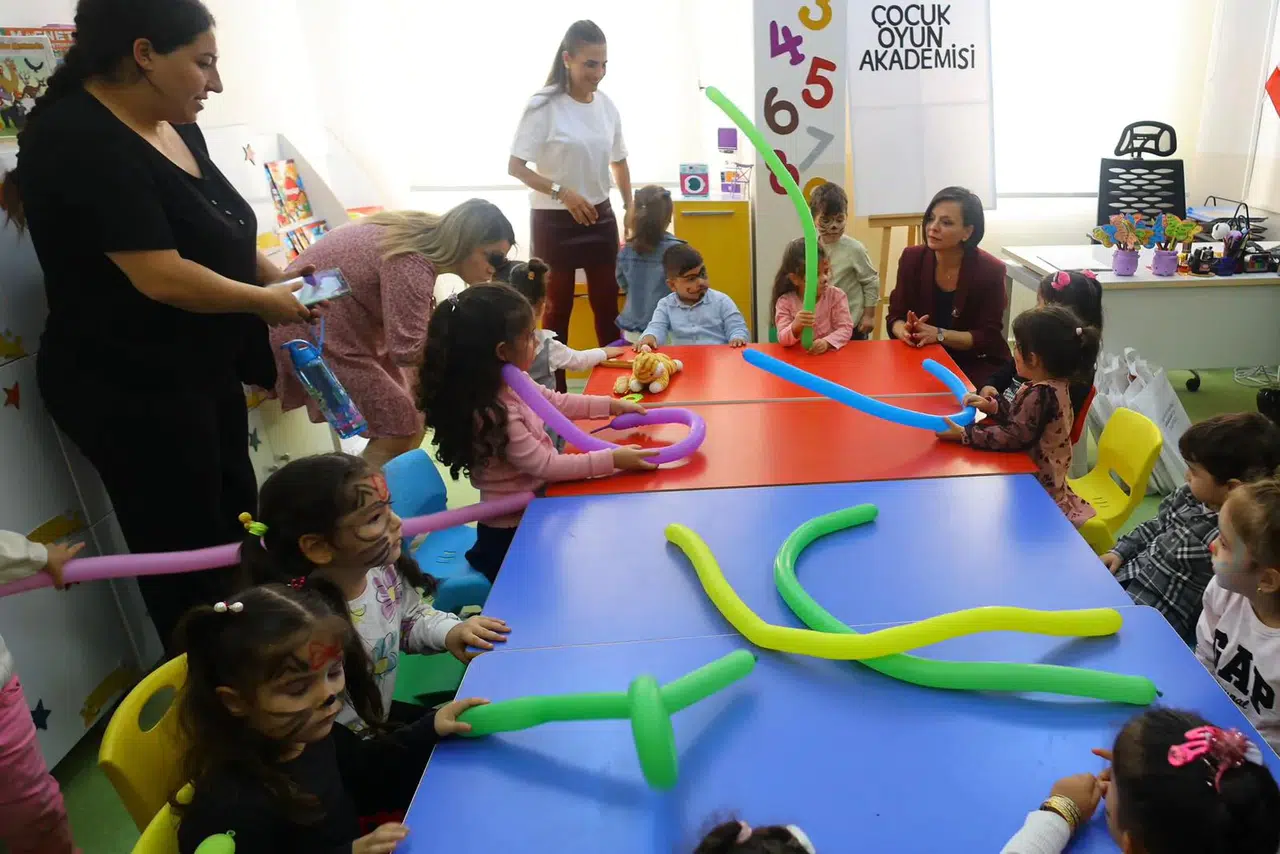 Karabağlar Belediyesi’nden çocuklara yeni bir nefes: “Oyun Akademisi” Açıldı