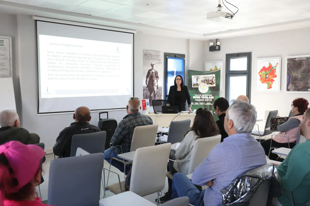 Efes Selçuk’ta üreticilere “Ücretsiz Toprak Analizi Eğitimi” verildi