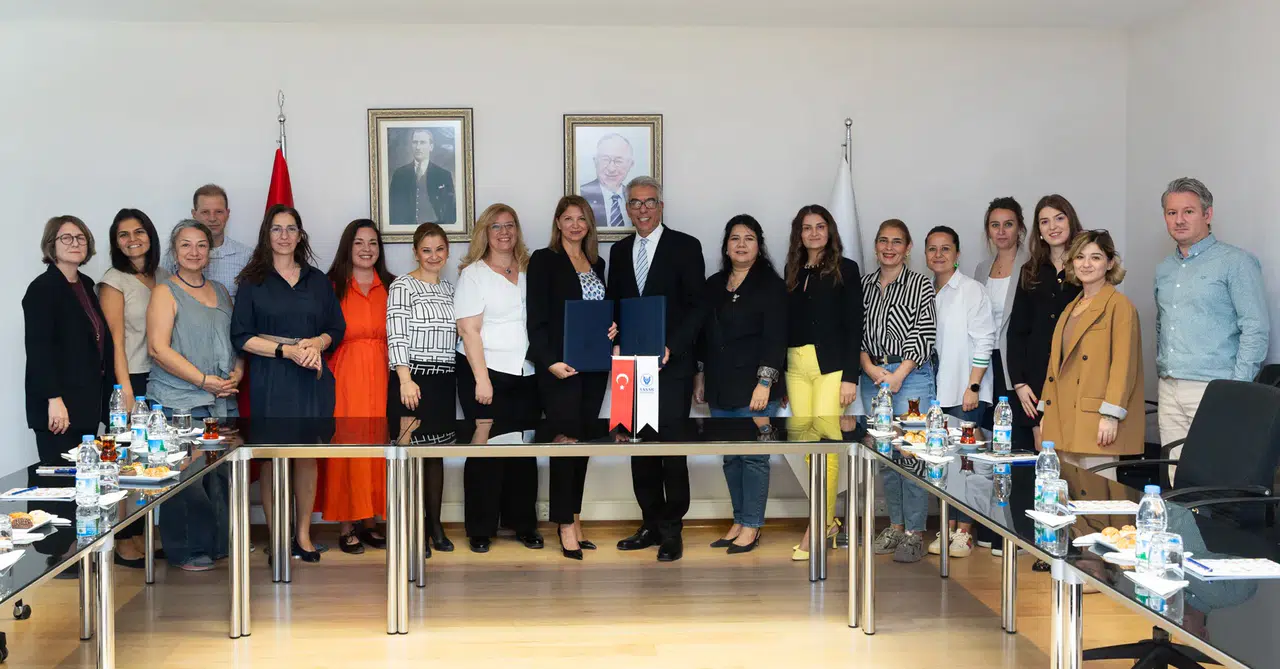 İZİKAD ve Yaşar Üniversitesi’nden işbirliği protokolü