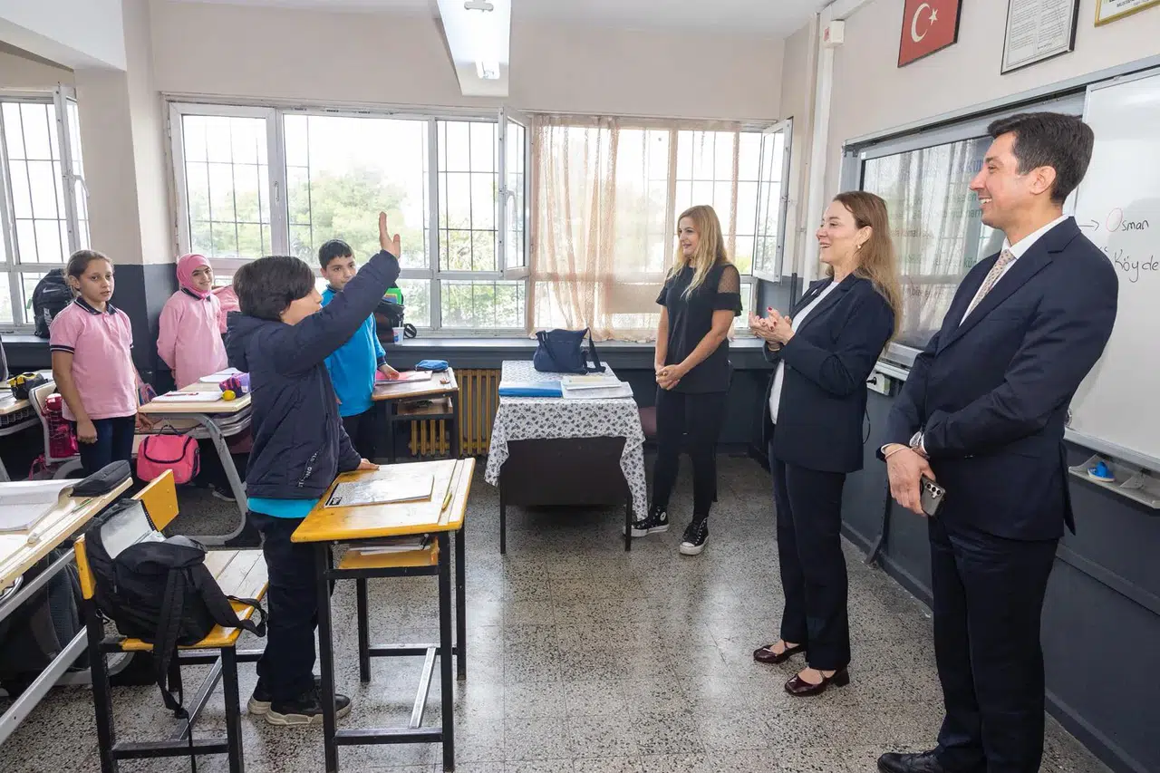 Başkan Mutlu’dan öğrencilere sürpriz ziyaret