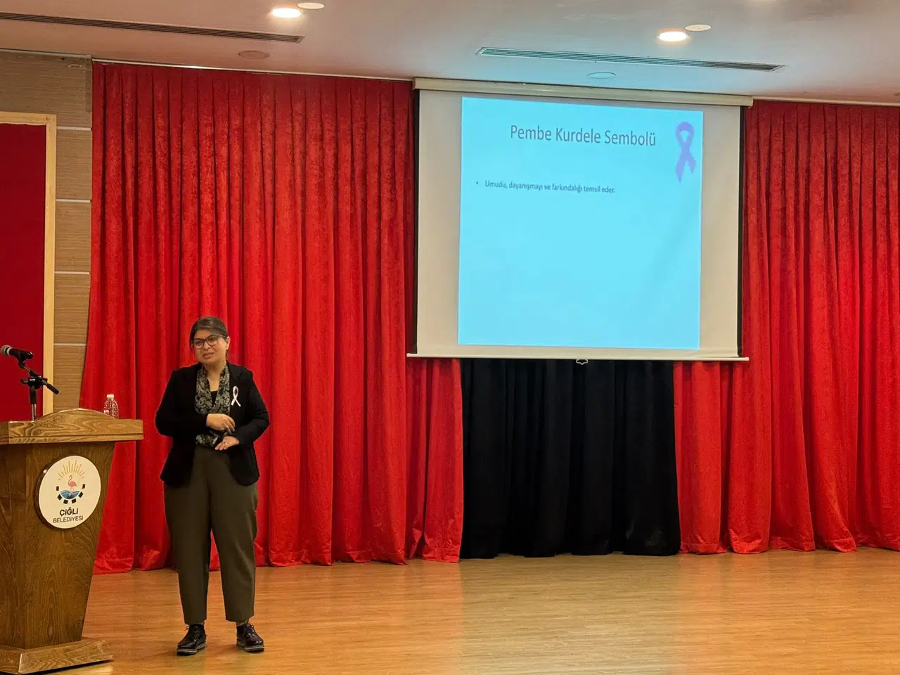 Çiğli Belediyesi’nden meme kanseri farkındalık semineri