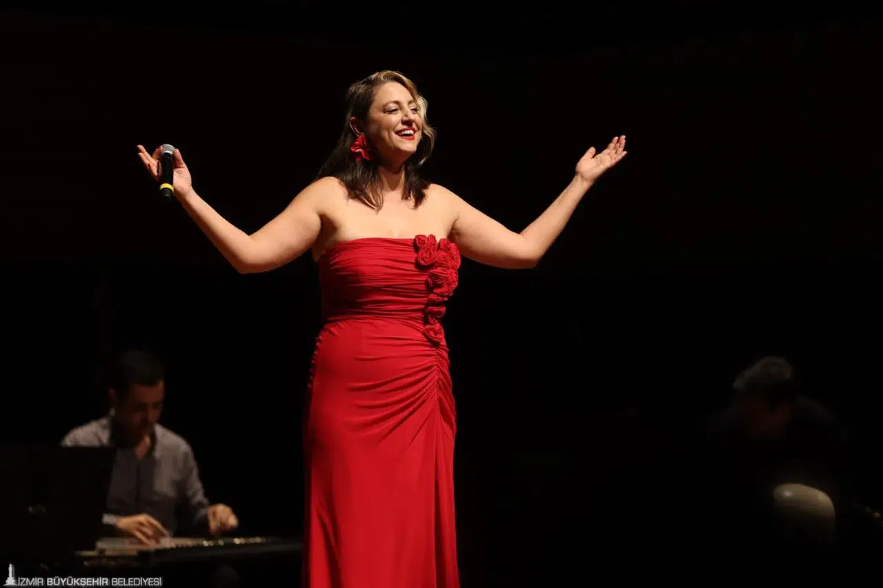 ​Dilek Türkan ile Cumhuriyet’e Şarkılar