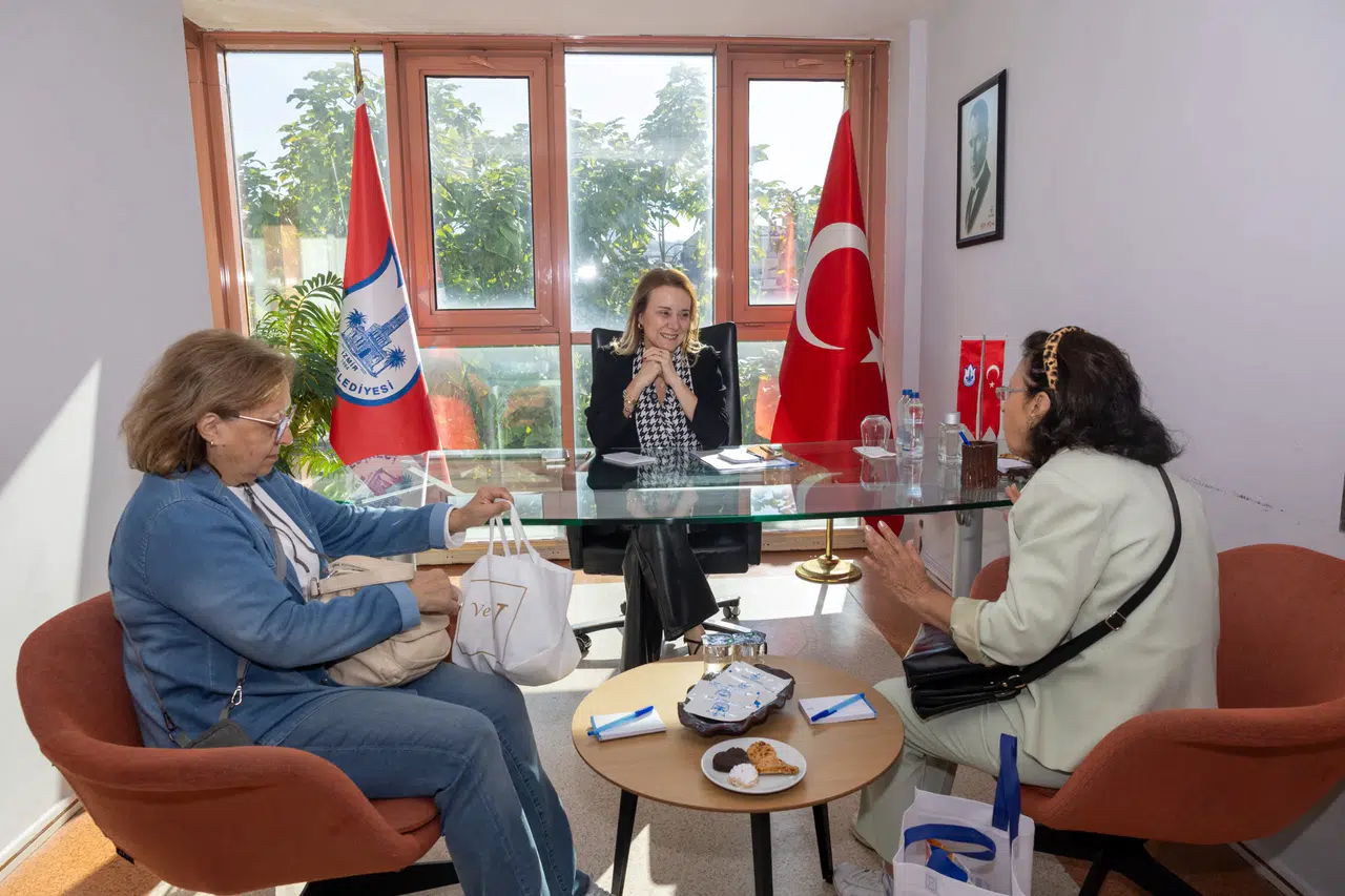 Komşu Buluşmaları’nın ilki, Güzelyalı Nazım Hikmet Kültür Merkezi’nde yoğun katılımla gerçekleştirildi