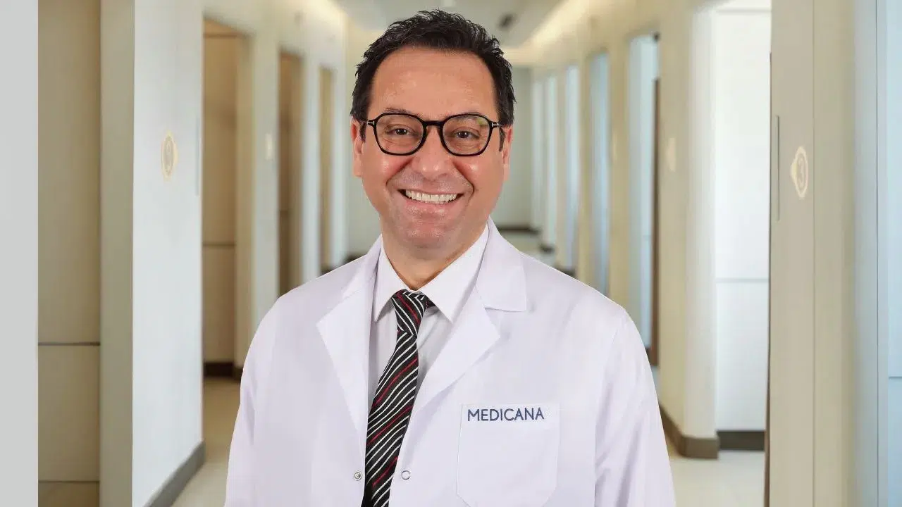 Geçmeyen öksürüğe dikkat! Reflü belirtisi olabilir