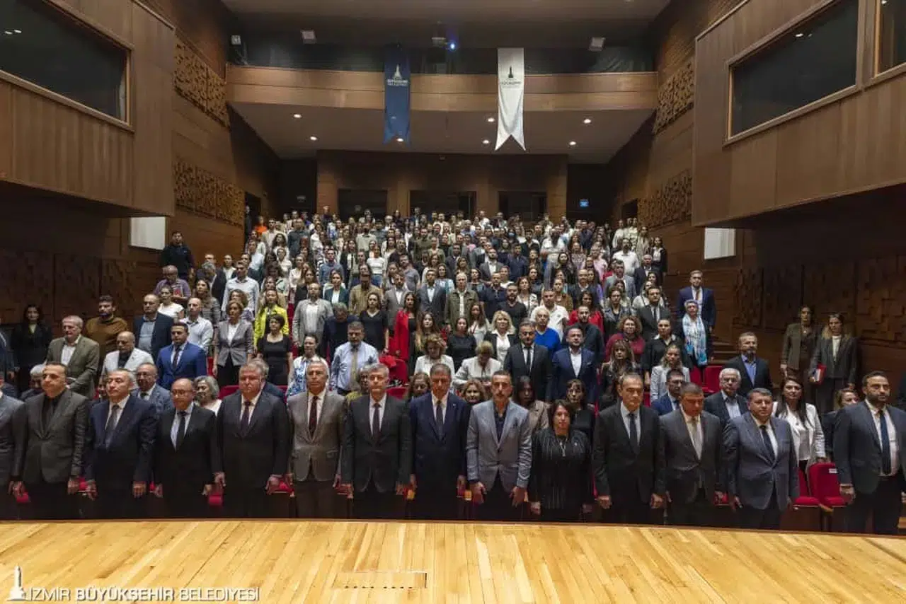 “İzmir’in 2074’e uzanan yolculuğu başladı”