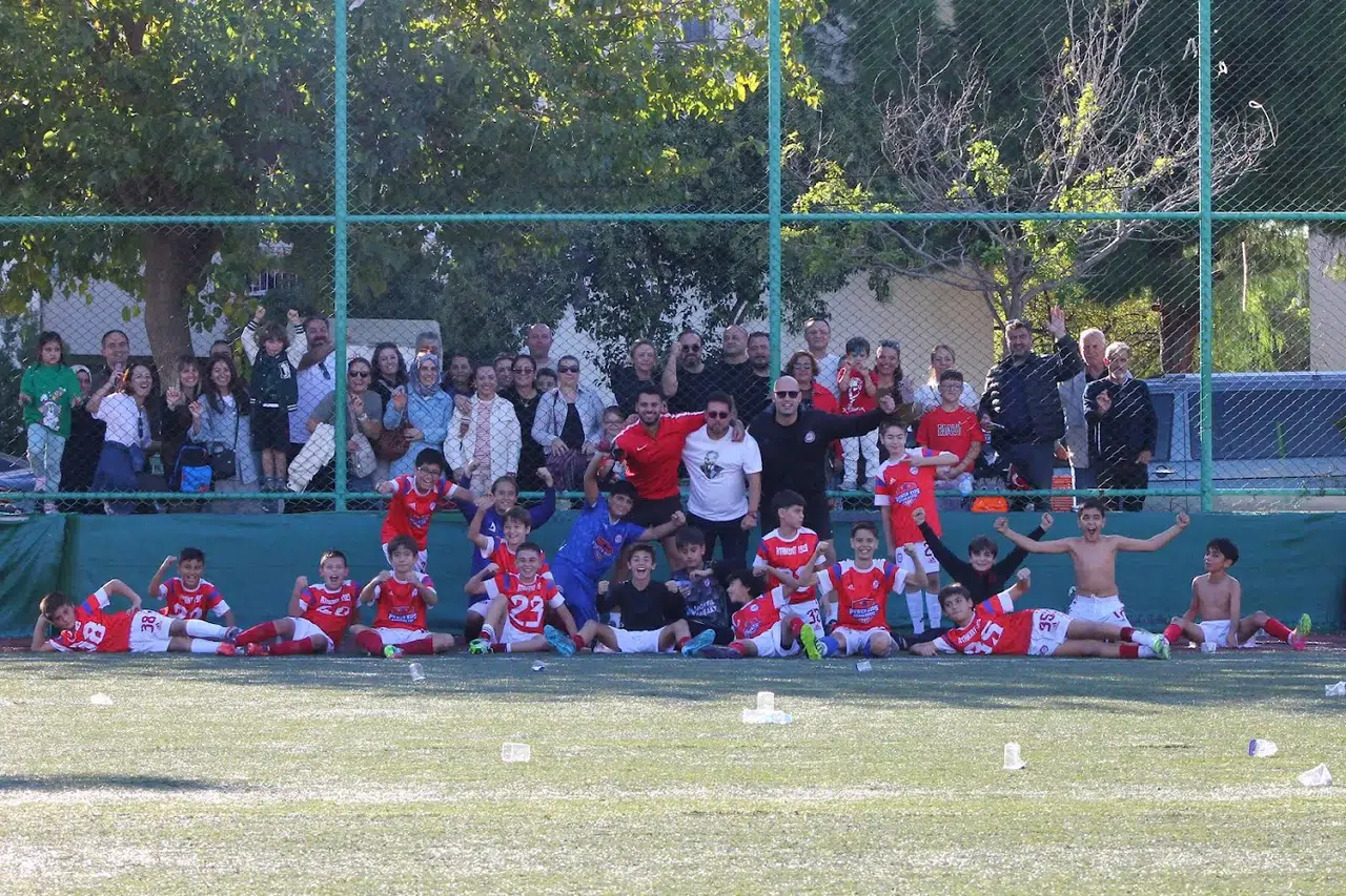Atatürk’ün çocukları Cumhuriyet Kupası için sahaya çıktı