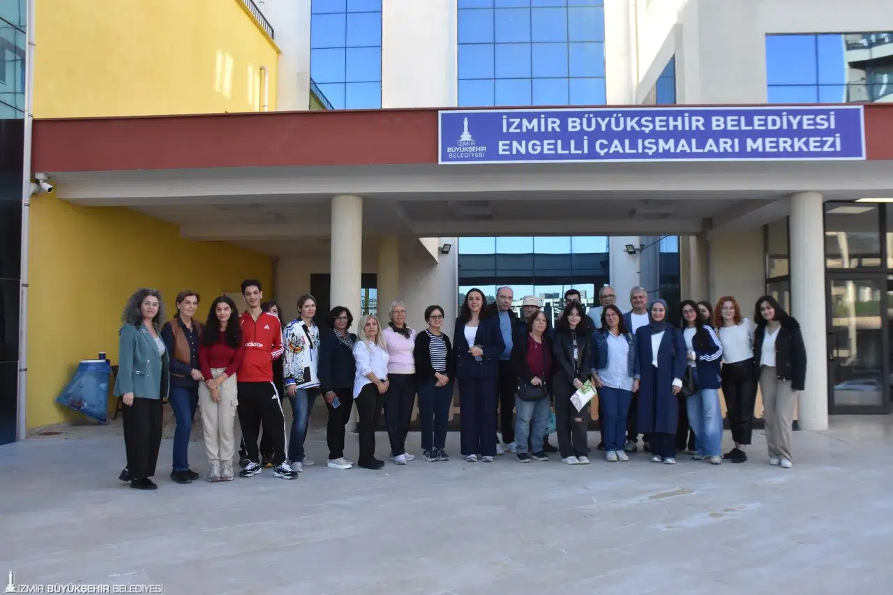 Singapurlu Art Terapist’ten engelliler ve ailelerine sanatla terapi