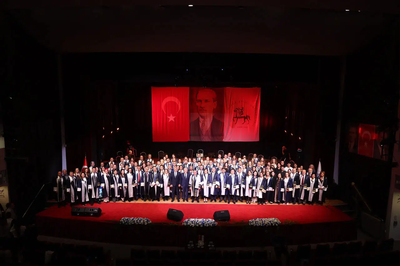 Deü’de Akademik Yıl Gazze Mesajıyla Açıldı: Sessiz Kalmak Tarafsızlık Değil, Vebaldir