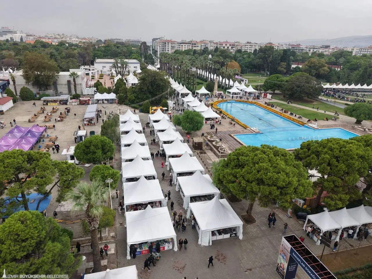 Demir Demirkan bu kez edebiyat sahnesinde hayranları ile buluştu