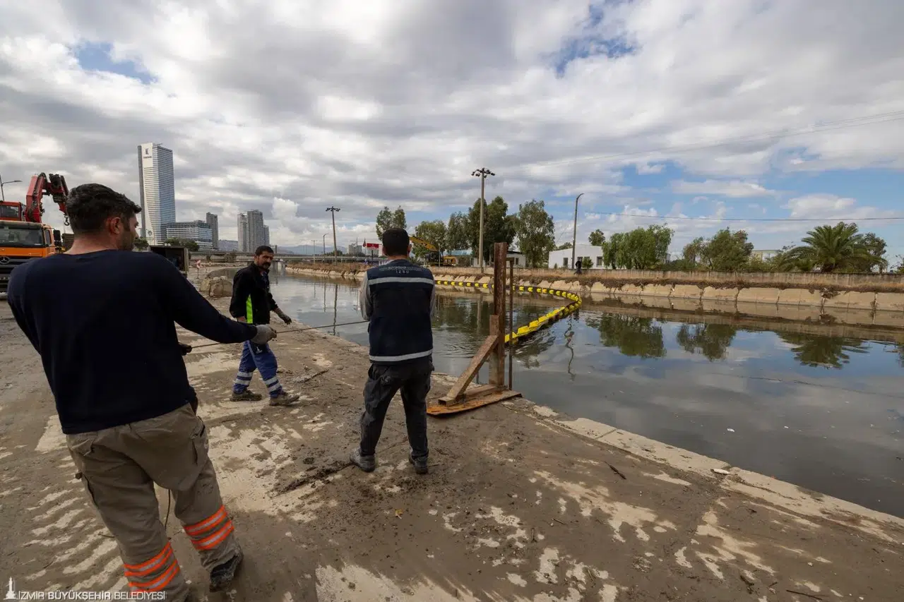 İZSU’dan kış öncesi temizlik ve altyapı hamlesi