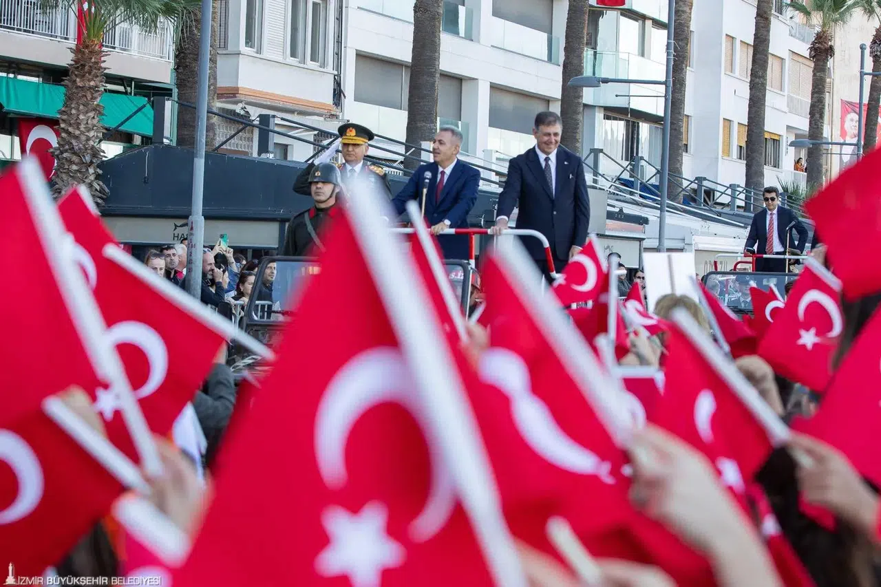 Başkan Tugay: Kimse bu ülkeyi demokrasiden uzaklaştırmaya kalkmasın