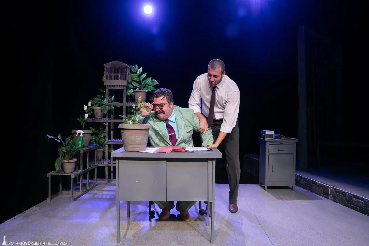 İzmir Şehir Tiyatroları yeni sezonu yeni sahnesinde açıyor