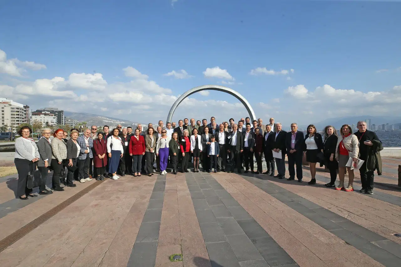 İzmir Kent Konseyleri Birliği, Karşıyaka’da ‘dayanışma’ için buluştu