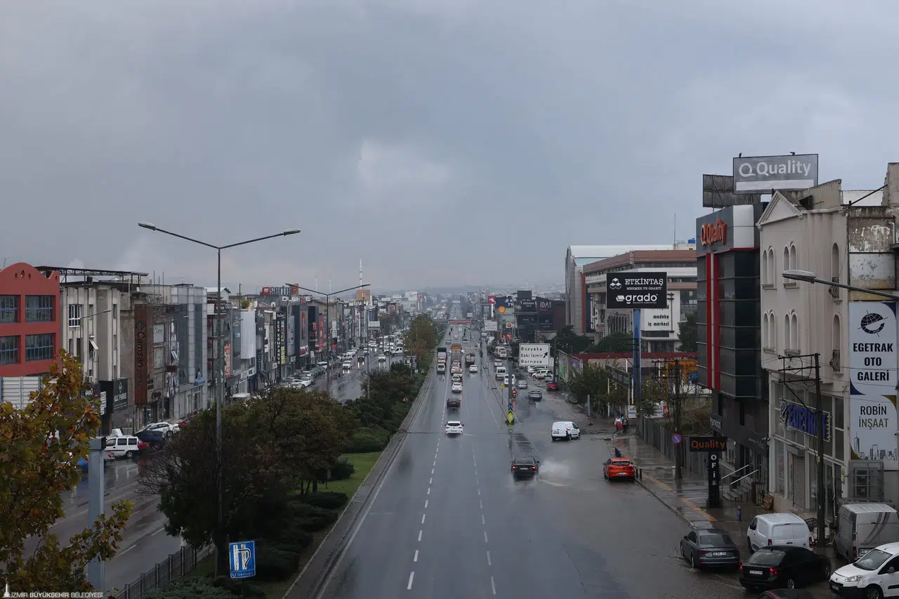 İzmir’de yağış seferberliği: 750 personel, 210 araç ve 24 saat nöbet sistemi