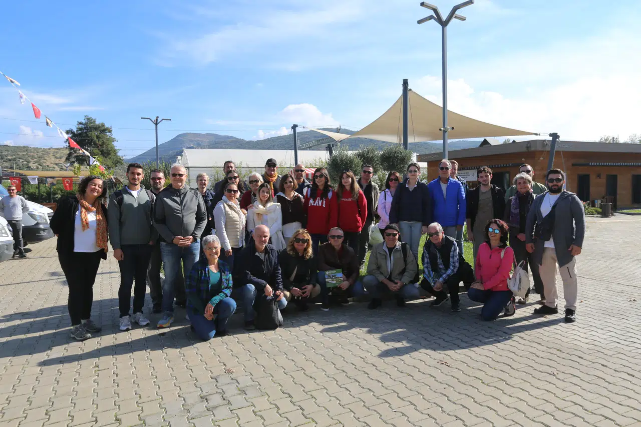 İzmirli Turist Rehberlerinden Efes Tarlası Yaşam Köyü’ne Eğitim Ziyareti
