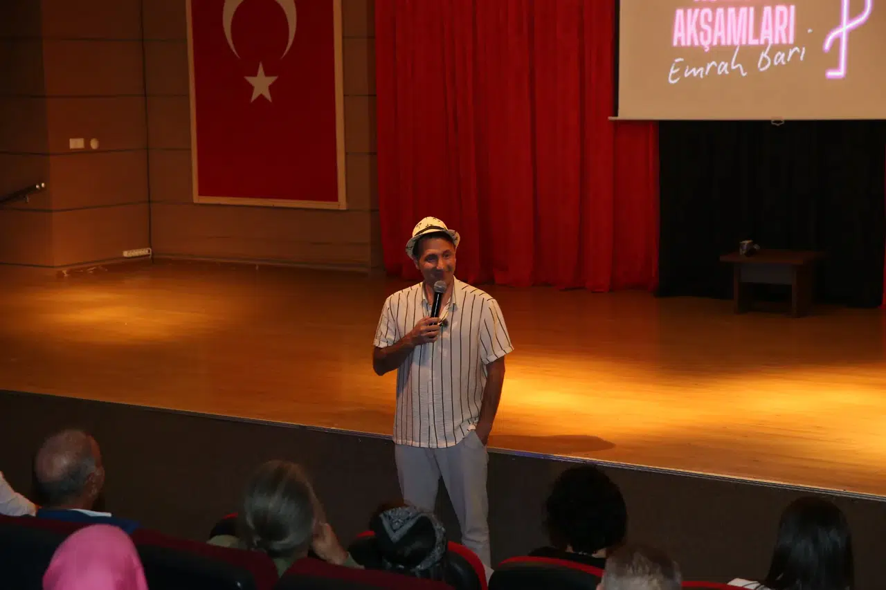 Öğretmenler Gününe Özel Kahkaha Dolu Gece: “Çiğli Komedi Akşamları” Yoğun İlgi Gördü