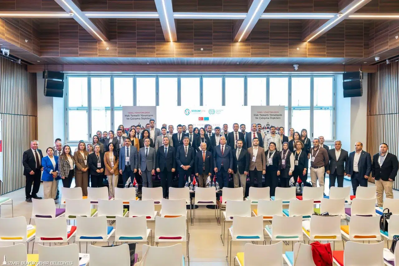 Başkan Tugay: Makam odalarını kaldırıyoruz