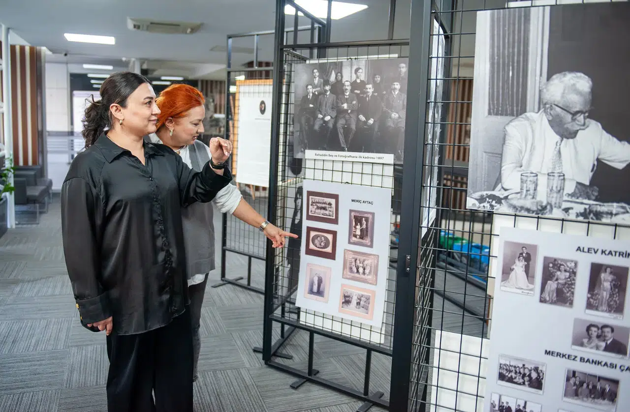 Karşıyaka Belediyesi’nden fotoğraf tarihine ışık tutan sergi