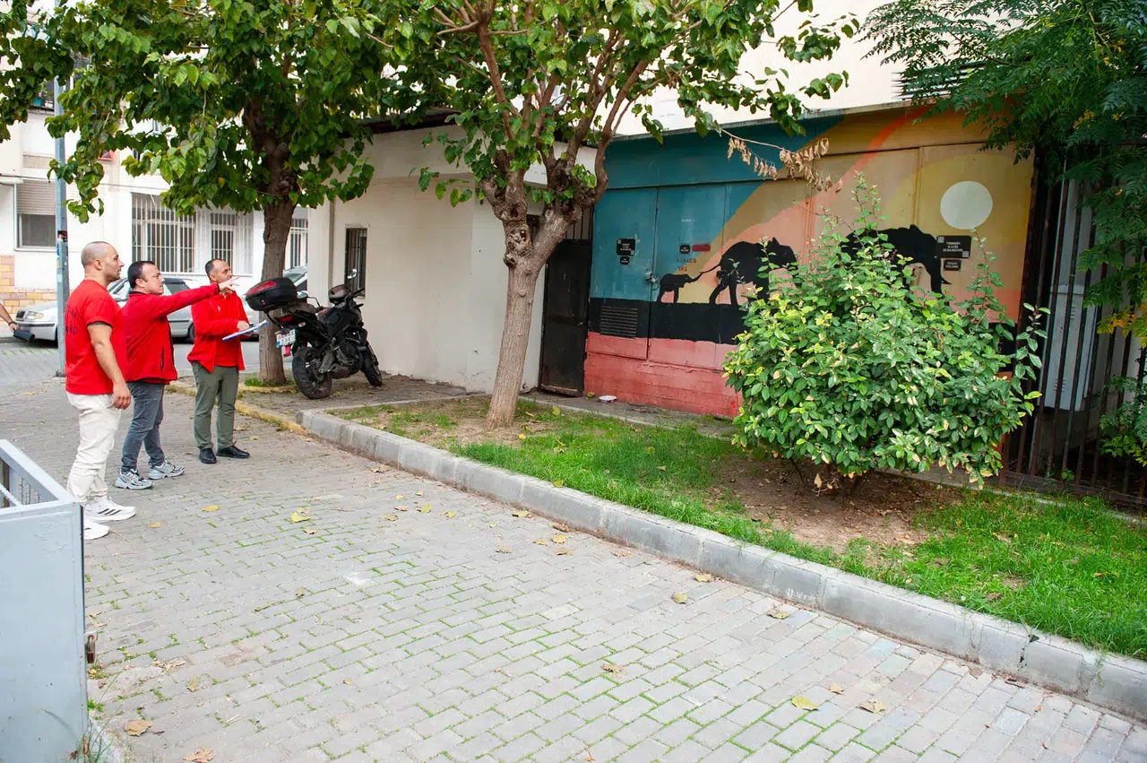 Karşıyaka’daki afet toplanma alanları tek tek denetleniyor