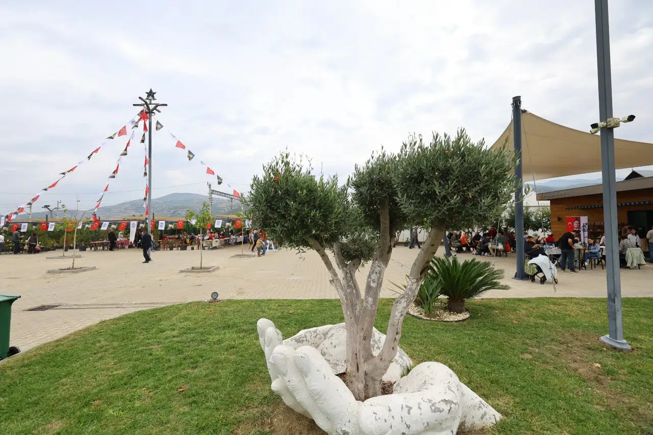 Yazar Yekta Kopan Efes Tarlası Yaşam Köyü’nde Okurlarıyla Buluşuyor