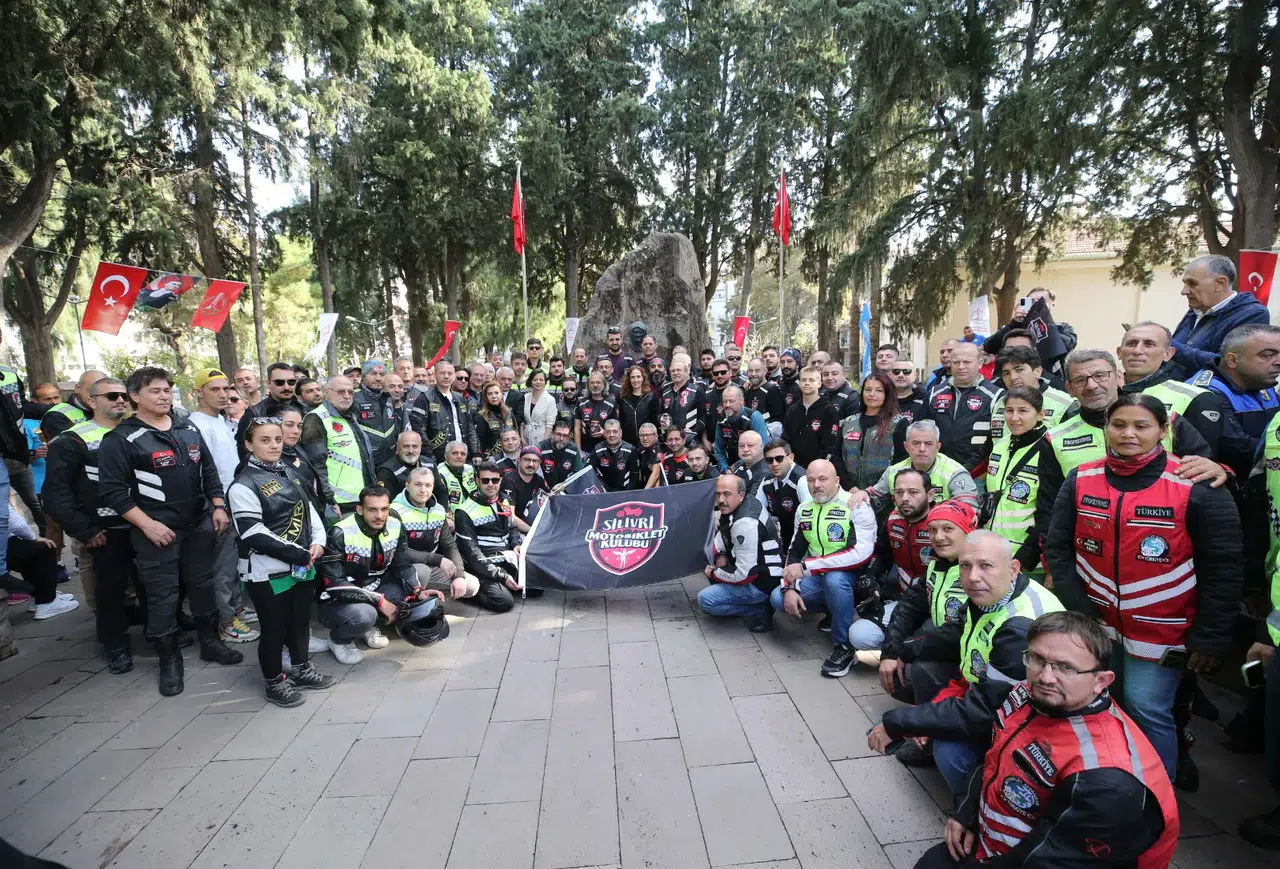 Karşıyaka’da anlamlı etkinlik: Üç vatan toprağı, Zübeyde Anne’nin huzurunda buluştu!