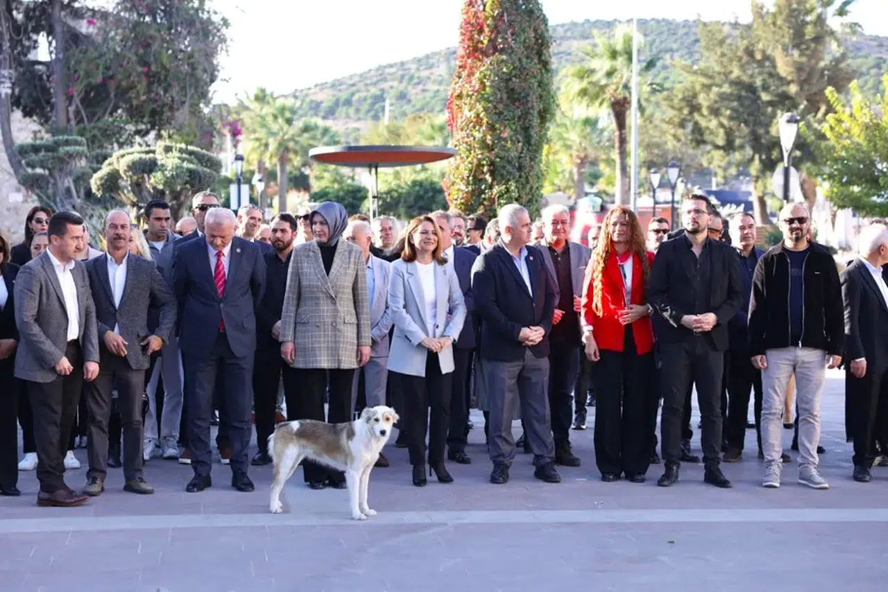 Çeşme Belediyesinden öğretmenlere anlamlı 24 Kasım hediyesi