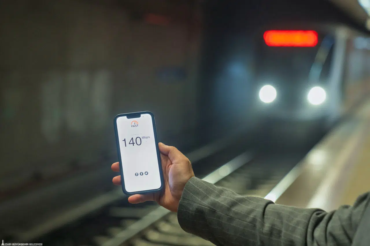 İzmir Metrosu’nda kesintisiz iletişim dönemi başladı