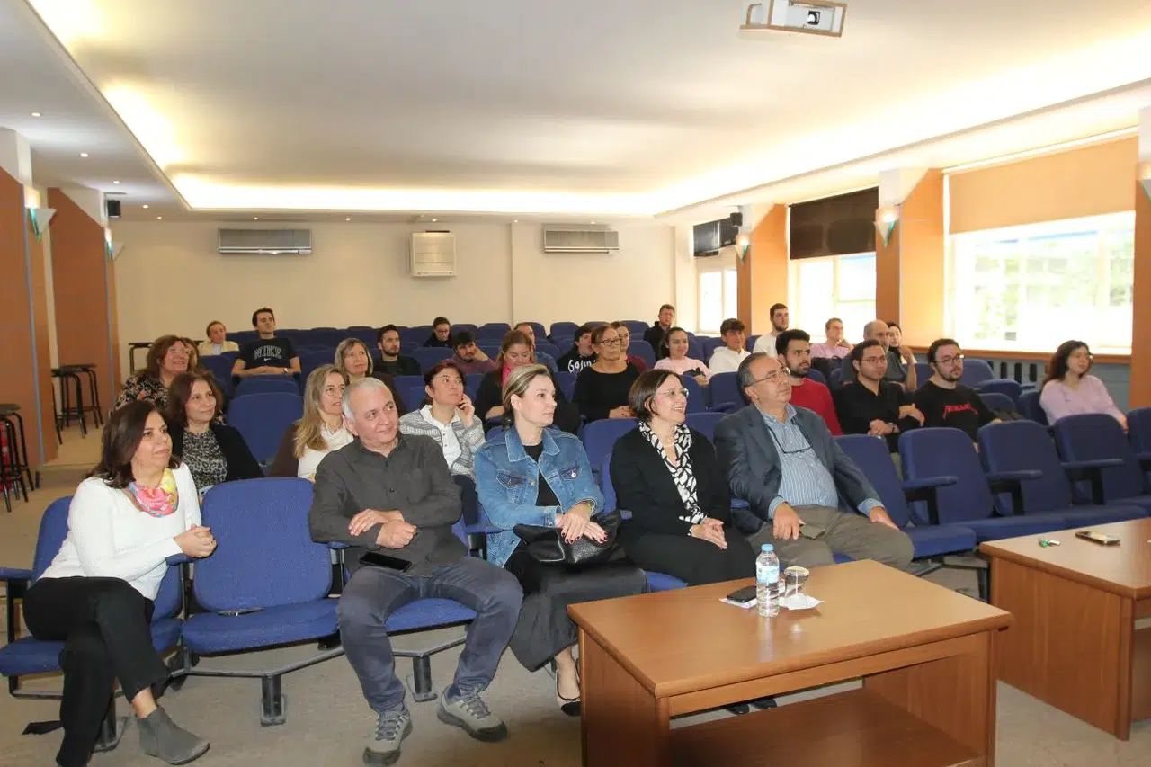 EÜ’de Cumhuriyet döneminde sağlık politikaları konuşuldu