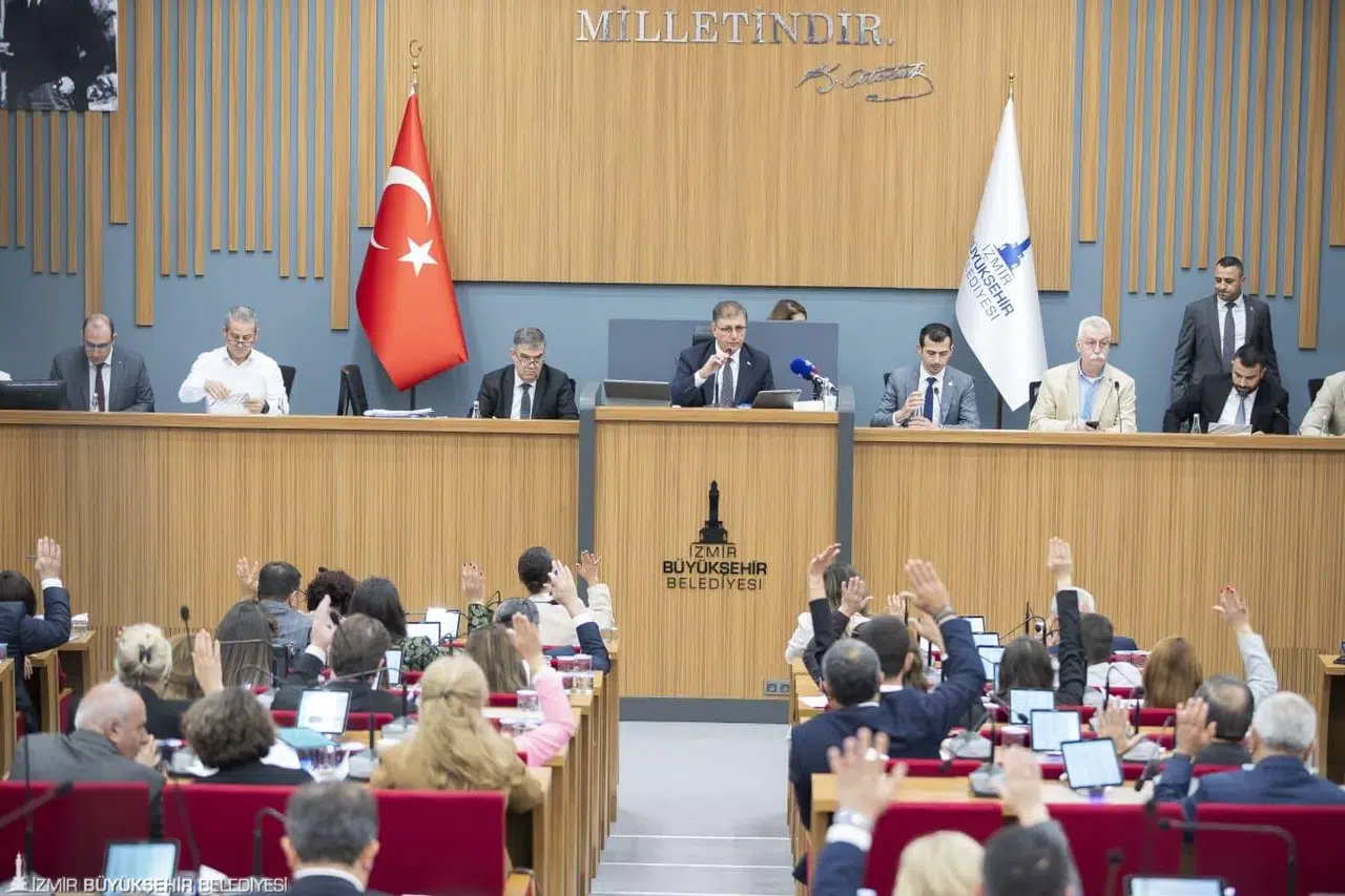 İZBAN’da indirim, ulaşımda “genç tarife” dönemi